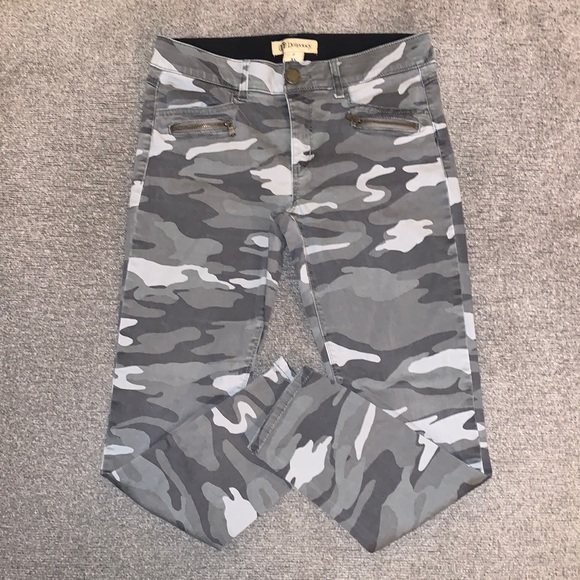 Democracy Jeans - Picture 1 of 7